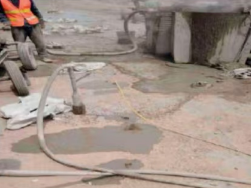 盂县水泥混凝土路面板底注浆技术 路面脱空注浆整治方案